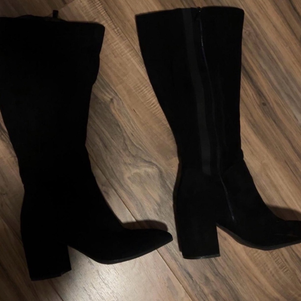 Chic Black Heeled Women's Boots